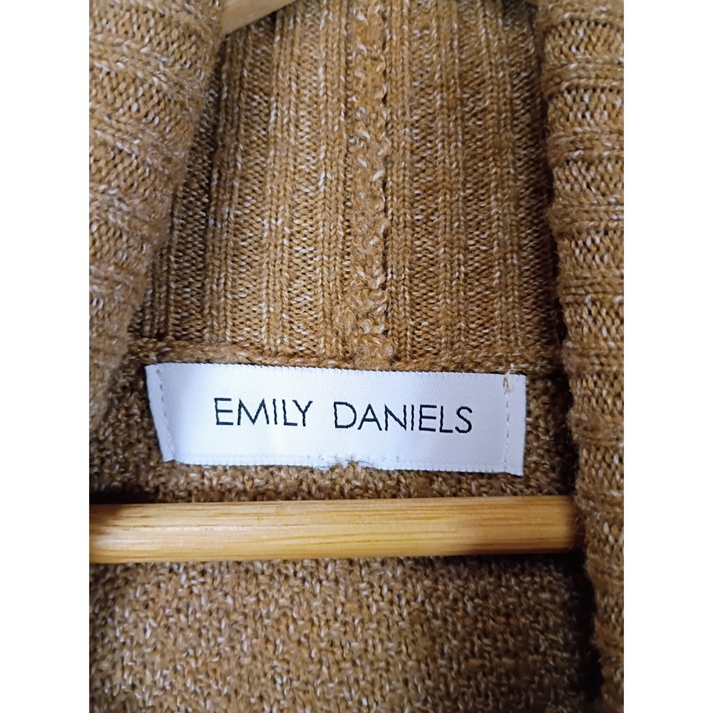 Dark Academia Emily Daniels Women Size Large Camel Brown Turtleneck Knit Sweater - Picture 3 of 9